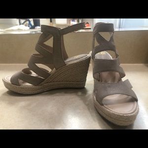 Sofft Suede Espadrille Sandals, size 10, new